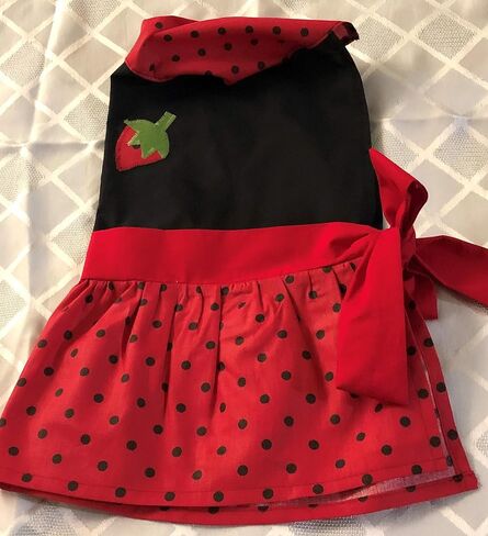 Dust Cover for OSTER. -Design: Strawberry/Red-Black Dots. - Blender dust cover- Ribbon to tie a bow. in Saudi Arabia