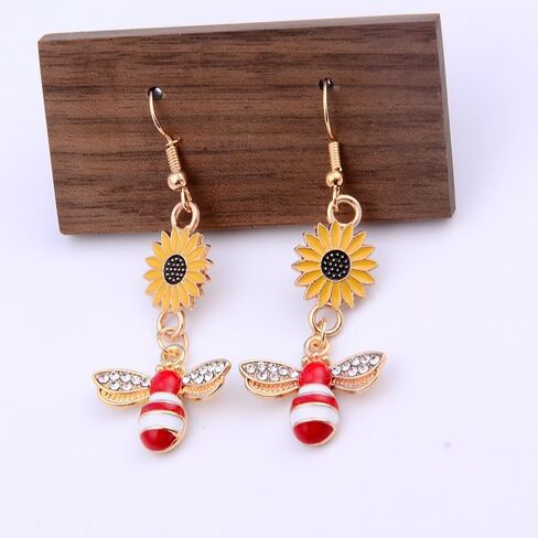 Cute Acrylic Bee Dangle Drop Earring Sparkly Lightweight Resin Bee Animal Statement Earrings for Women Fashion Party Hypoallergenic Jewelry in Saudi Arabia