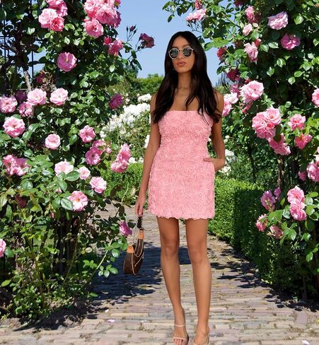 Womens Strapless Mini Dress Sexy Short Bodycon Off Shoulder Stretchy 3D Floral Appliques Tube Top Cocktail Party Dress in Kuwait