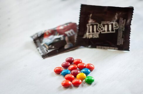 Rakhi for Brother with gift set | Rakhi gift set includes chocolate, roli chawal and magnet card in Saudi Arabia