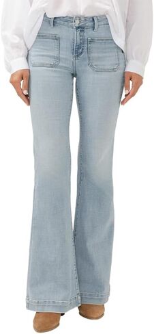 Silver Jeans Co. Women's Suki Mid Rise Curvy Fit Flare Leg Jeans in Saudi Arabia