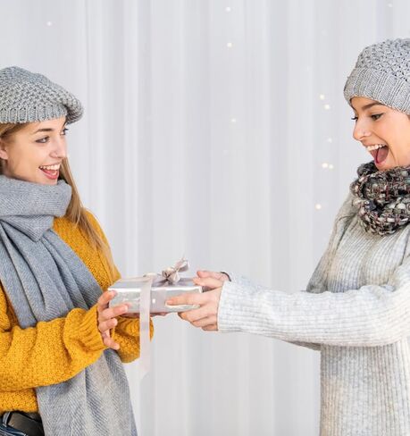رقم 5 دبابيس ودبابيات صدرية ، و 2pcs بروش كريستال عتيقة بما في ذلك رقم 5 دبابيس صدر السترة ودبوس بروش بلوري الأنيق ، مثالي للحفلات الأنيقة والأحداث الرسمية in Saudi Arabia