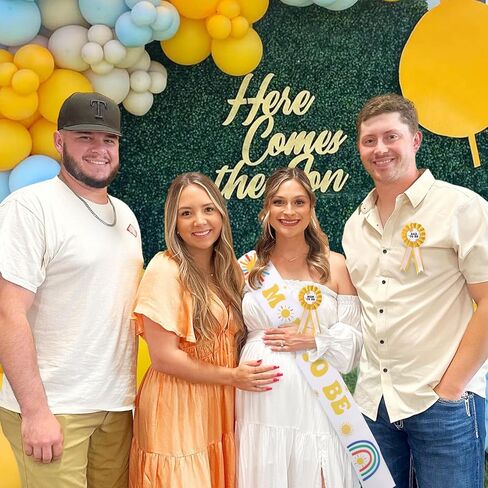 3 عبوات أزرق أمي لتكون أبي وشاح أن تكون دبوسًا ، الأم لتكون وشاحًا ودامنًا يا أبي ليكون قزموا للطفل في زخارف دش الطفل بلوم. in Kuwait