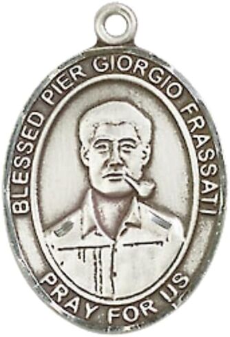متوسطة الرجال Pewter Pier Giorgio Frassati ميدالية على سلسلة 24 بوصة وصندوق الهدايا ، قلادة دينية كاثوليكية -مصنوعة في الولايات المتحدة الأمريكية in Kuwait