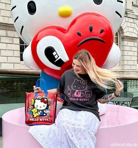 Loungefly Sanrio Hello Kitty 50th Anniversary Bag مع حقيبة عملة معدنية in Kuwait