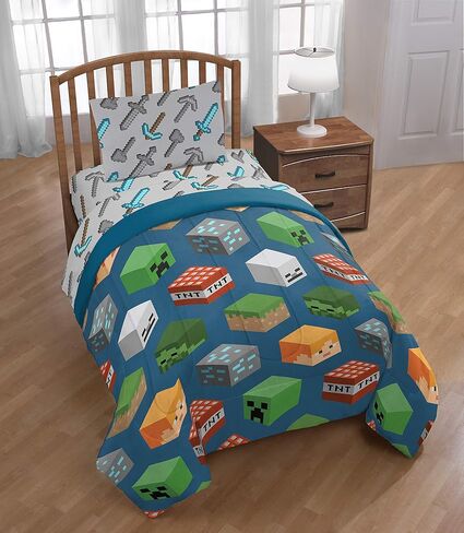 Jay Franco Disney Minnie Mouse Hearts N Love 5 Piece Full Size Bed Set - Includes Reversible Comforter & Sheet Set - Super Soft Fade Resistant Microfiber - (Official Disney Product) in Kuwait