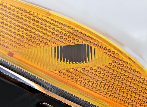 For Toyota Yaris Hatchback Headlights Lamps Set 2009 2010 2011 Halogen Driver and Passenger Side in Kuwait
