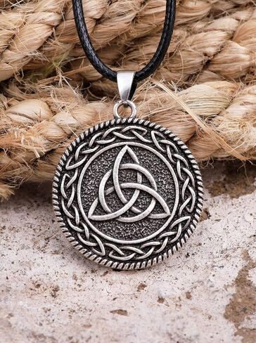 قلادة Haquil Triquetra ، قلادة Celtic Knot Triquetra ، هدية مجوهرات سلتيك للرجال والنساء in Saudi Arabia