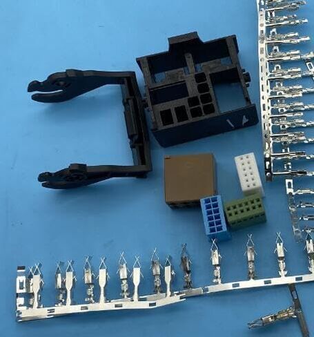 CAR POWER CAD CONDACTONCERT 52 PIN مع 8x0 035 444 /3B7 035 447 خط كامل - (اسم اللون: 1 PCS MALE) in Kuwait