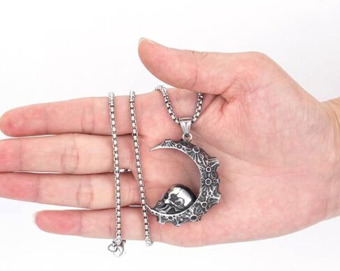 Crescent Skull Pendant, Gothic Moon Crescent Skull Necklace for Men, Punk Moon Skull Necklace Skeleton Crescent Skull Jewelry, Vintage Moon Skull Halloween Pendant Necklace for mens in Saudi Arabia