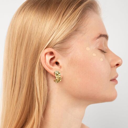 أقراط مطلية بالذهب 18K للنساء ، أطواق Huggie خفيفة الوزن - Hypoallergenic Open Twist Design Gift Hight in Saudi Arabia