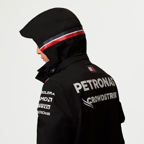 مرسيدس AMG PETRONAS F1 2023 سترة المطر فريق الرجال in Saudi Arabia