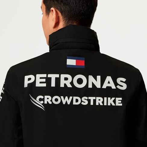 مرسيدس AMG PETRONAS F1 2023 سترة المطر فريق الرجال in Saudi Arabia