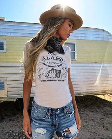 Pee-Wee’s Alamo Basement Tour T-Shirt | 1985 سان أنطونيو تكساس | الأولاد ، الفتيات ، الرجال ، النساء ، أنماط الطفل | الحنين العضوي in Saudi Arabia