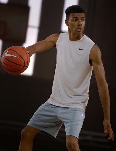 Nike Men Icon Dri-Fit Shorts (8 "inseam) in Kuwait