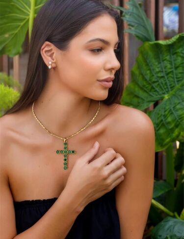 Cross Faith Pendant Necklaces for Women Trendy Gold Chain Cross Necklace Shiny Rhinestones Gold Charm Necklace Fashion Minimalist Faith Jewelry in Kuwait