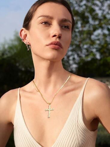 Cross Faith Pendant Necklaces for Women Trendy Gold Chain Cross Necklace Shiny Rhinestones Gold Charm Necklace Fashion Minimalist Faith Jewelry in Kuwait
