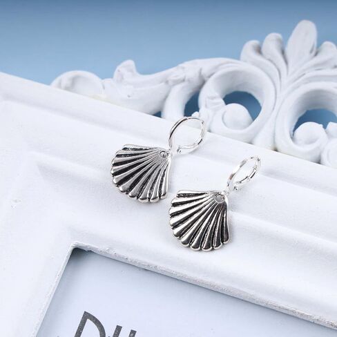 Boho Shell Scallop Hoop Earrings Scallop Dangle huggie Earrings Retro shell drop Earrings Silver Sea Shell Earrings Jewelry for Women in Saudi Arabia