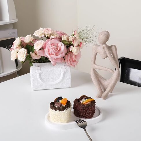 Elegant White Petite Ceramic Style Texture Flower Purse Vase – Perfect Room Decor Aesthetic, Small & Unique Petite Handbag Vase for Flowers, Ideal for Home Decor (Plastic, White) in Saudi Arabia
