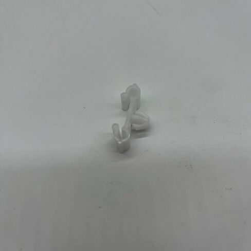1PCS Tailgate Lock Clip OEM 69749-12030 6974912030 in Saudi Arabia