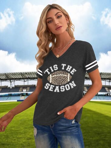 قمصان كرة القدم للنساء: يوم لعبة Tshirt موسم كرة القدم الرسوم البيانية يوم الأحد Funday Short Sleeve V Top Top in Kuwait