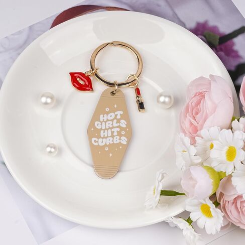 الفتيات الساخنة ضربت سلسلة المفاتيح - Cool Girly Girl Stuff for Women Girls ، Motel Car Keychains Higds for Friends Friends in Saudi Arabia