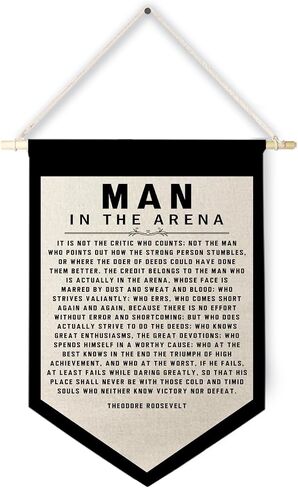 Qpenm Man in the Arena Wall Art ، اقتباسات تحفيزية لافتة قماش معلقة ، ديكور الجدار الملهم ، Teddy Roosevelt ونقلت معلقة ملصقات علامات الراية المعلقة للمكتب ديكور المنزل in Kuwait