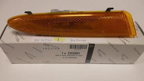 Jaguar OEM Right Front Side Marker Lamp 2004-2006 XJ8 in Saudi Arabia