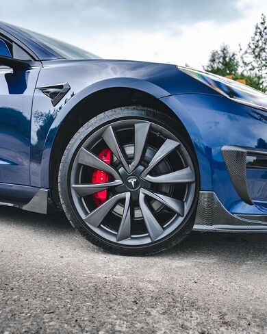 Tesla Model 3 Body Kit Full Aero Package for 2017-2023, Rear Bumper Diffuser, Side Skirts, Front Splitter Lip, Spoiler, Fog Light Eyebrow Side Camera Cover (Style A, Glossy Black) in Kuwait