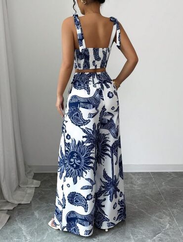 Thlai Summer Women 2 قطعة من القطعة طباعة V-Neck Cami Crop Top و Smocked Wide Leg Pants مجموعة العطلات in Kuwait