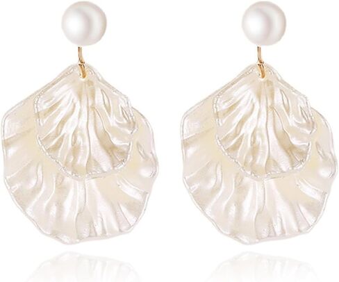 Clip on Earrings Women Shell Pearl Earrings Non-Piercing Beach Jewelry Set Lightweight Summer Accessories for Dresses Outfit in Saudi Arabia