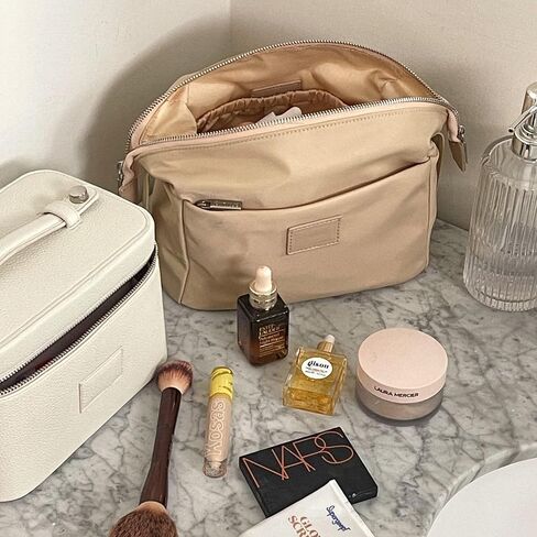 Etoile - Jet Setter Travel Case أسود ناعم مرن وقابل للطي كيس السفر التجميلي in Kuwait