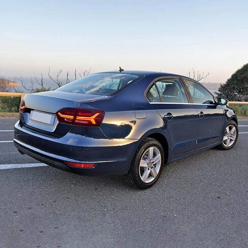 Vland LED LED Tail Lights متوافقة مع Jetta 2011-2014 Sagitar 12-14 (غير مناسب Gli & LED) ، مجموعة مصباح خلفي كامل L/ضوء الضباب الأيسر مع دخان متتابع/ملون in Saudi Arabia