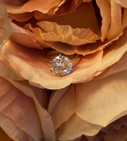 IVY & BAUBLE 1 Carat, 2 Carat, 3.5 Carat CZ Round Solitaire Engagement Ring in White Gold Plating, Size 5-10 in Kuwait