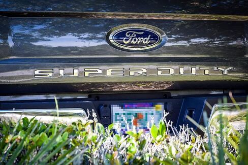 2017 Ford Super Duty Chrome Tailgate Kit in Saudi Arabia