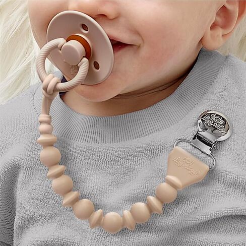 Itzy Ritzy Silicone Pacifier Clip ؛ 100 ٪ حزام مصاصة من سيليكون من الدرجة الغذائية مع مقطع يحافظ على ملاعب الأسنان والأسنان والألعاب الصغيرة في مكانها ؛ ميزات تصميم وحبل واحد (الفراولة) in Kuwait