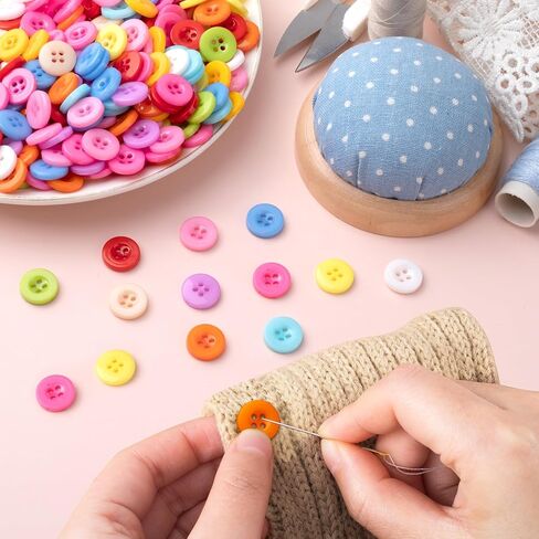 300pcs أزرار الزهور ، راتنجات الزنبرك على شكل زهرة 2 أزرار خياطة ثقب ، إكسسوارات بلاستيكية زخرفية لخياطة ملحقات الملابس الهدية DIY الحرف اليقظة الديكور- ملونة in Kuwait