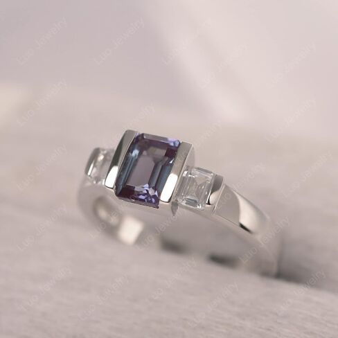 S925 Sterling Silver 3-Stone Ring Engagement Ring Emerald Cut Gemstone Ring Half Bezel Wedding Promise Rings for Women Jewelry in Saudi Arabia