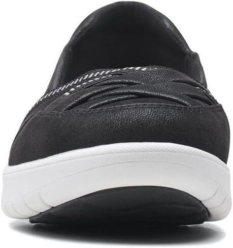 حذاء رياضي للسيدات من Clarks Adella Poppy in Kuwait