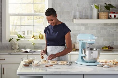 Kitchenaid® 7 Quart Bowl-Lift Stand Mixer ، Contour Silver & KDF7B Double Flex Edge Beater لمخاليط محاكمة صفيحة ، فضية in Saudi Arabia