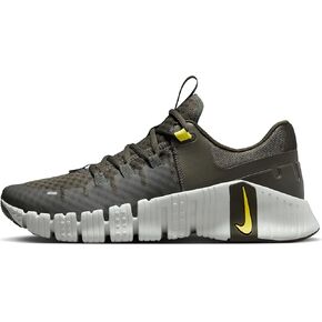 Nike Free Metcon 5 Men's Workout Shoes (White/Black/Bright Crimson, US Footwear Size System, Adult, Men, Numeric, Medium, 10.5) in Saudi Arabia