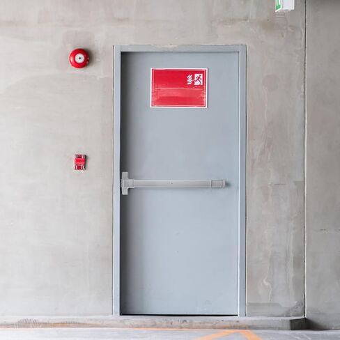 VEVOR Door Push Bar Panic Exit Device, 31" Stainless Steel Commercial Emergency Exit Door Push Bar with Exterior Lever and 3 Keys, Emergency Exit Door Hardware for 30"-36" Metal Wood Door in Saudi Arabia