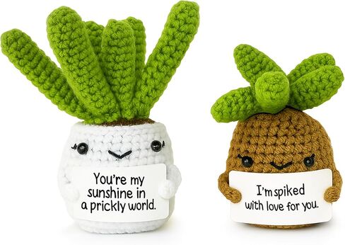 Altrego المصنوعة يدويًا الكروشيه الدعم العاطفي CACTUS CREW AMIGURUMI DOLLS زوج ، ديكور المنزل ، Stocking Stuffer in Saudi Arabia