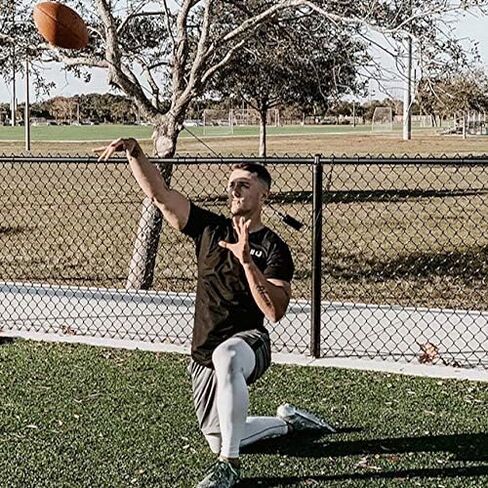مدرب Fantom Throw Football - تحسين الرمي والقبض/التدريب في الداخل والممارسة في الهواء الطلق Mini ، Pee -Wee ، Junior ، Youth ، الرسمي - رمي وتولى التمريرة المثالية - صنع في الولايات المتحدة الأمريكية in Kuwait