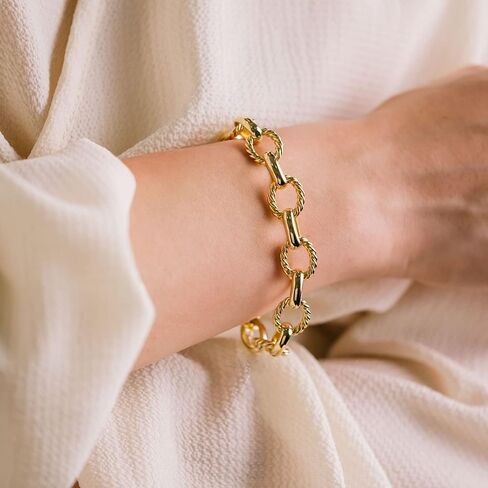 Chunky Gold Chain Necklace and Chunky Gold Bracelet with Toggle Clasp in Saudi Arabia