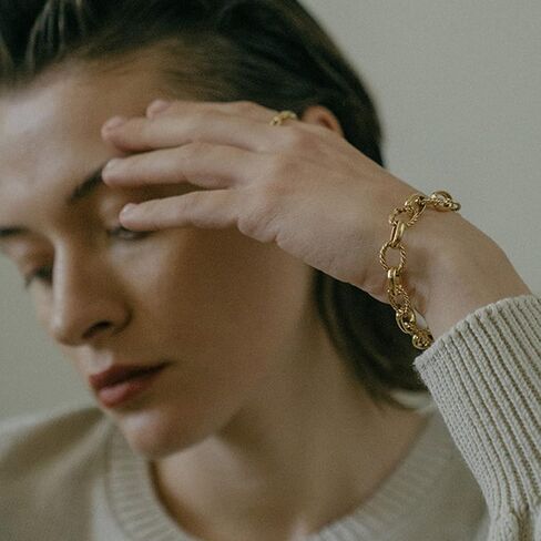Chunky Gold Chain Necklace and Chunky Gold Bracelet with Toggle Clasp in Saudi Arabia