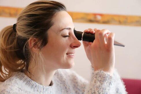 Make -Hand Refractometer with ATC, Range 0-32% Brix with 0.2% Division, for Wine, Brandy, Beer, Fruits, Cutting Liquid, with Calibration Solution in Kuwait