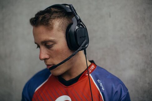astro Gaming A40 TR Headset + MixAmp Pro TR for PlayStation 4 (Renewed) in Saudi Arabia
