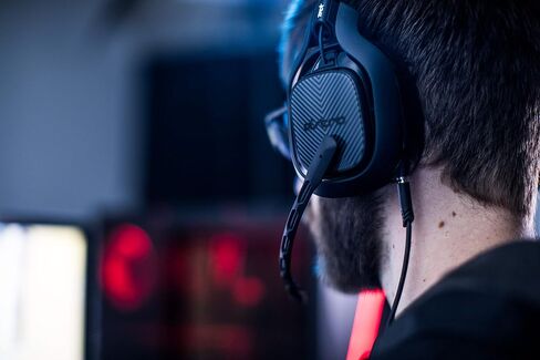 astro Gaming A40 TR Headset + MixAmp Pro TR for PlayStation 4 (Renewed) in Saudi Arabia