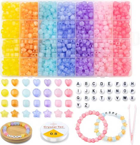 مجموعة صنع أساور الخرز، 996 قطعة من أساور الصداقة المصنوعة من الأكريليك DIY مجموعة أدوات صنع المجوهرات للفتيات البالغات، بما في ذلك ملقط على شكل نجمة مربعة مستديرة على شكل قلب ولوحة خرز وخيوط مرنة in Kuwait